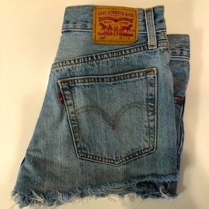 Light Wash 501 Levi’s Jean Shorts
